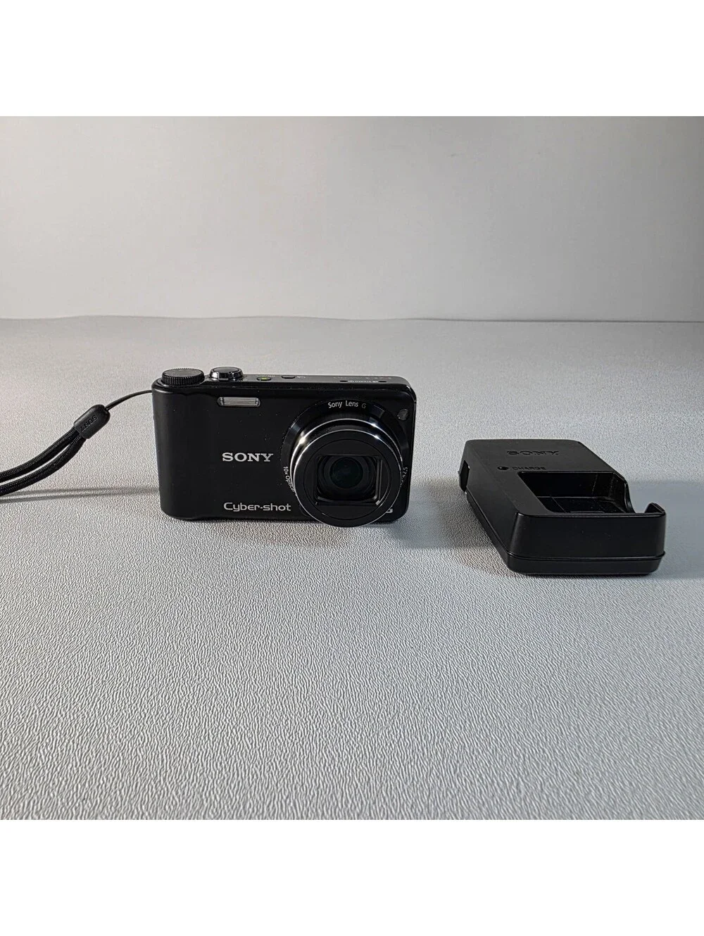 Sony Cyber-shot DSC-HX5 Camera - 10.2MP, 10x Opt Zoom - Battery, Charger & Card